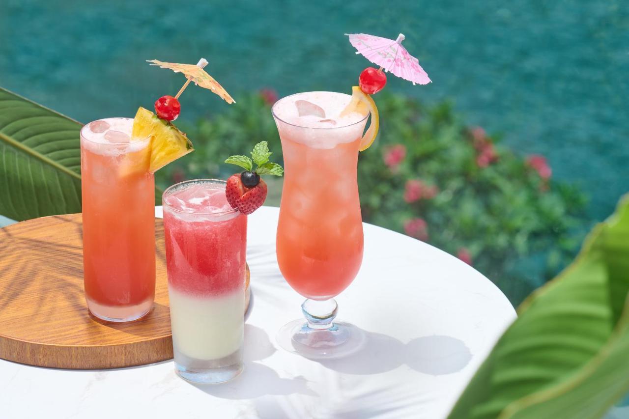 The Fullerton Ocean Park Hotel Hong Kong Exterior photo A variety of tropical drinks
