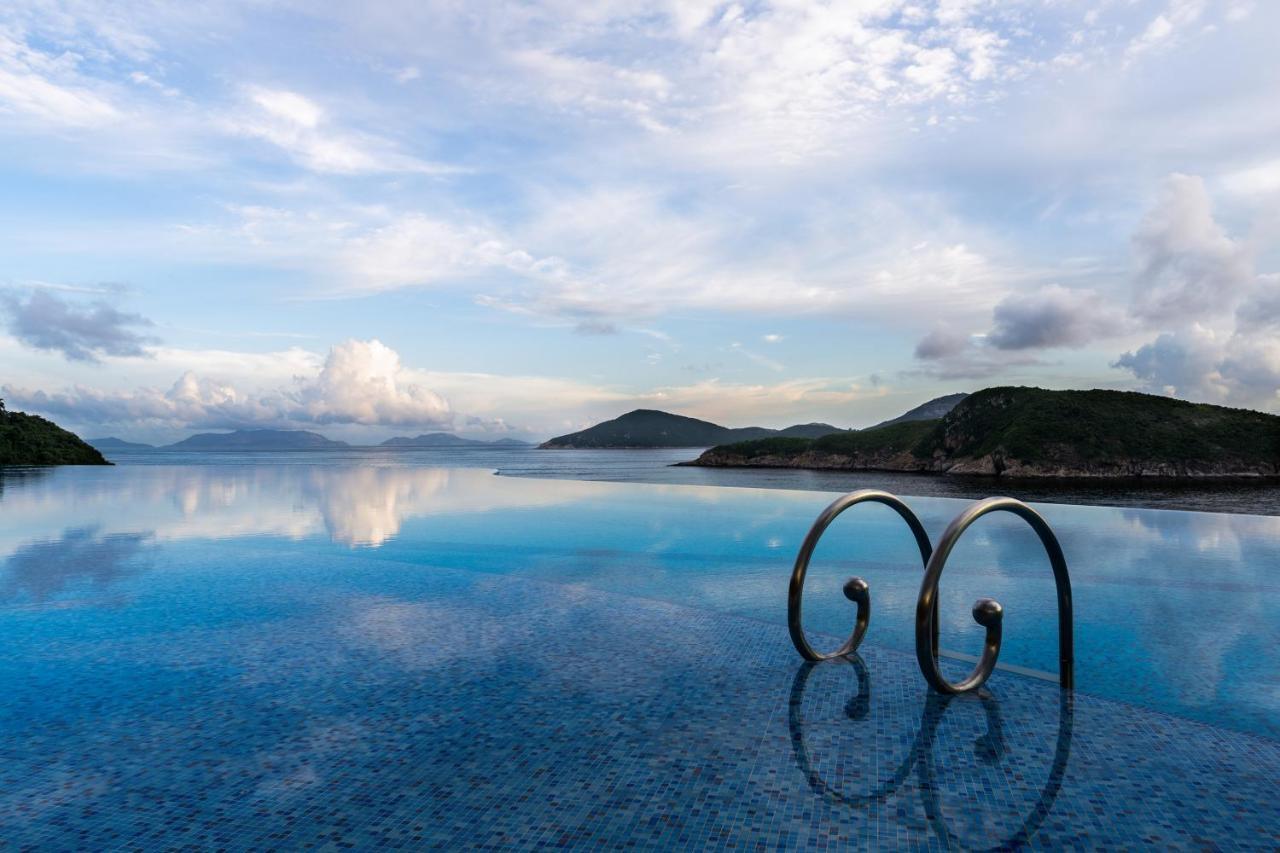 The Fullerton Ocean Park Hotel Hong Kong Exterior photo Infinity pool at the Mandarin Oriental, Sanya