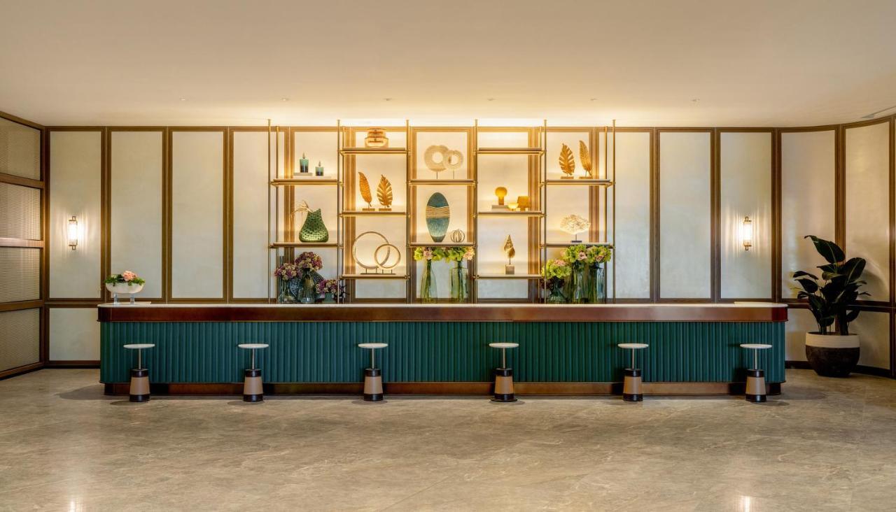 The Fullerton Ocean Park Hotel Hong Kong Exterior photo The bar at the hotel