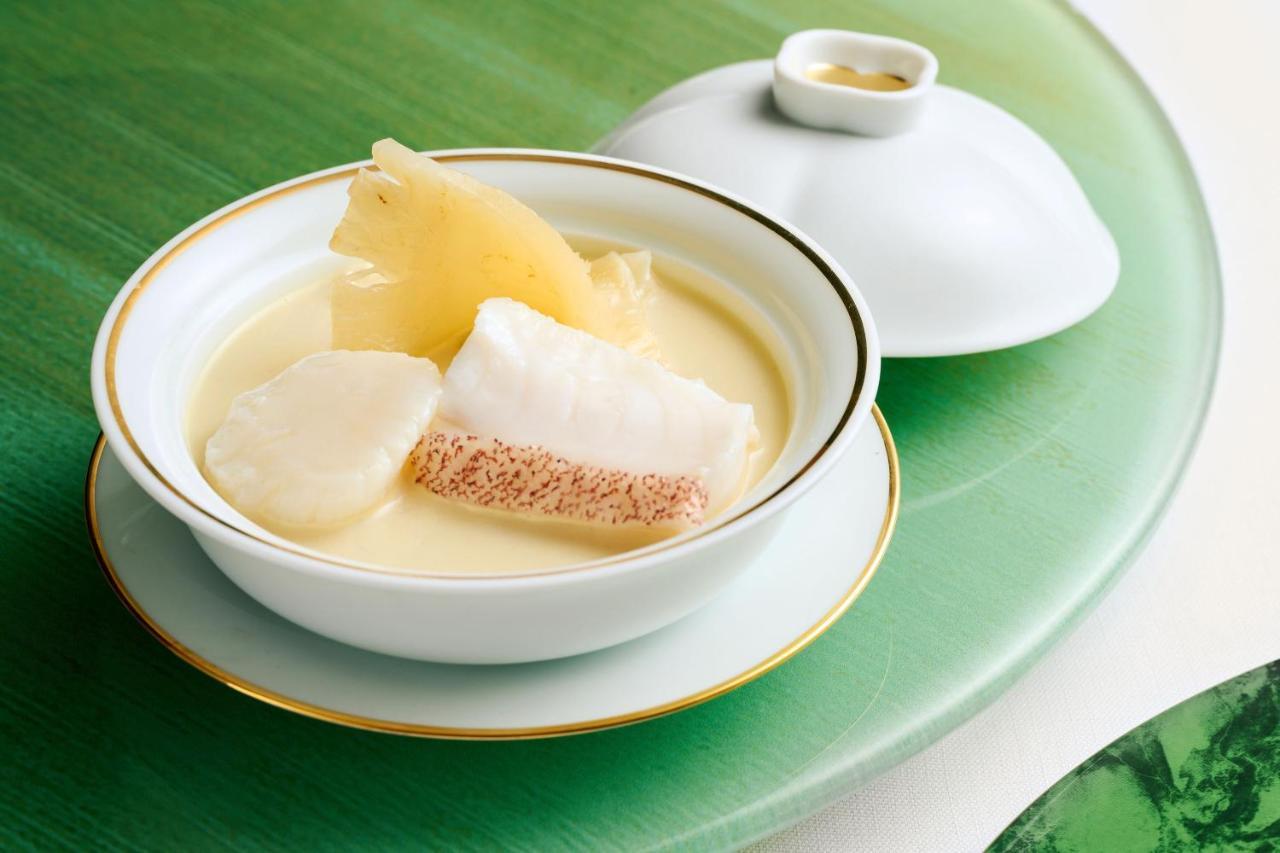 The Fullerton Ocean Park Hotel Hong Kong Exterior photo A bowl of bird's nest soup