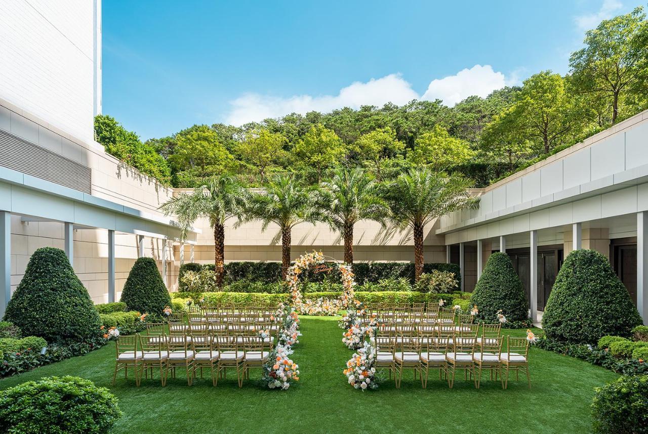 The Fullerton Ocean Park Hotel Hong Kong Exterior photo The Garden at The St. Regis Hong Kong